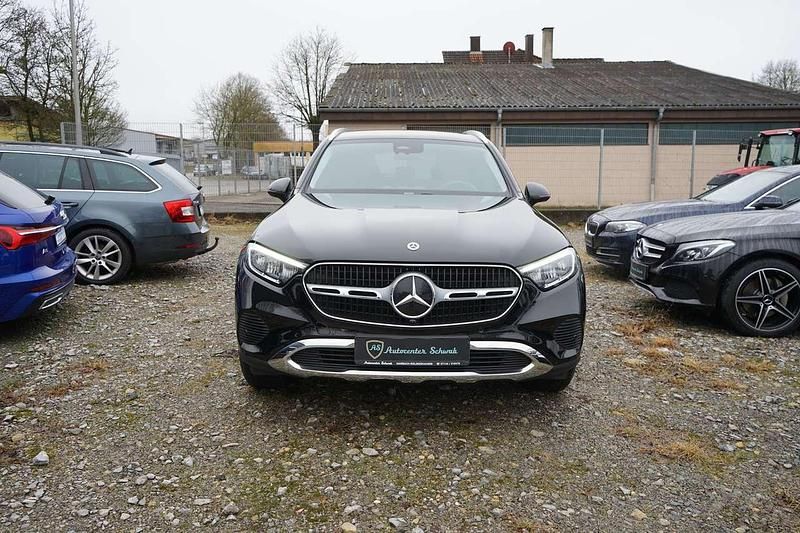 Gebraucht Mercedes GLC220 Advanced Plus 197 PS (144 kW) 2024 Obsidianschwarz SUV