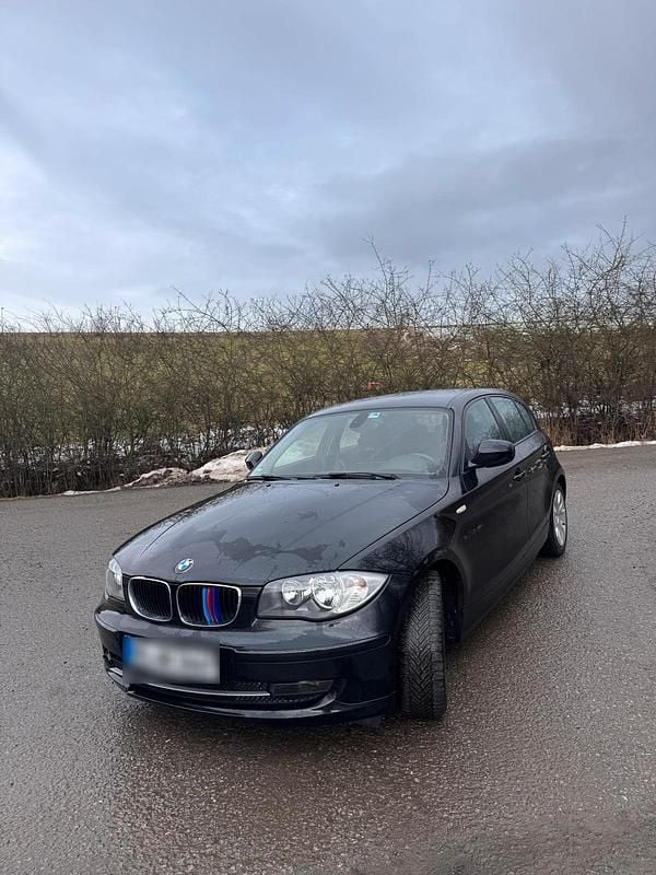 Gebraucht BMW 116 116 PS (85 kW) 2011 Schwarz Kleinwagen