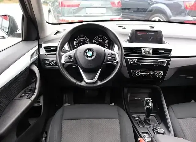 Gebraucht BMW X1 Performance 192 PS (141 kW) 2018 Glaciersilber SUV