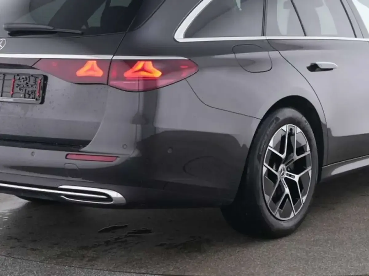 Gebraucht Mercedes E220 Advanced 197 PS (144 kW) 2025 Lack graphitgrau Kombi