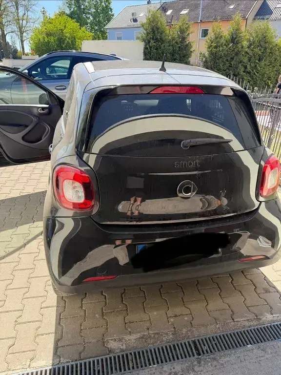 Gebraucht Smart ForFour 90 PS (66 kW) 2018 Schwarz Kleinwagen
