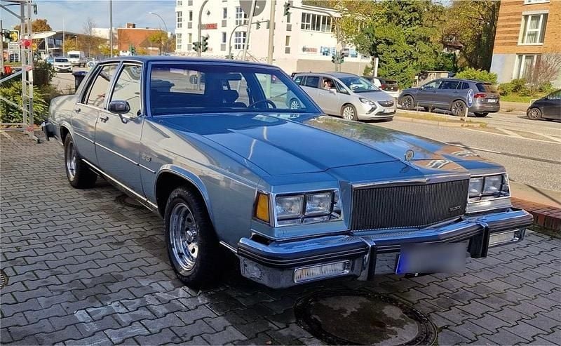 Blau Gebraucht 1985 Buick Le Sabre Limousine | 16.200 € - Bild 1/4