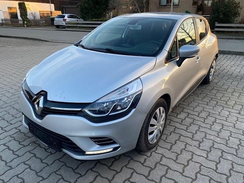 Gebraucht Renault Clio IV 75 PS (55 kW) 2017 Silber Kleinwagen