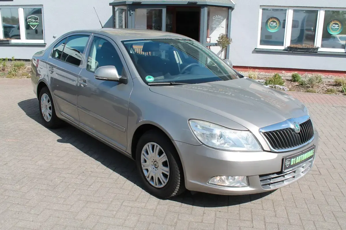 Gebraucht Skoda Octavia 122 PS (89 kW) 2009 Beige Limousine