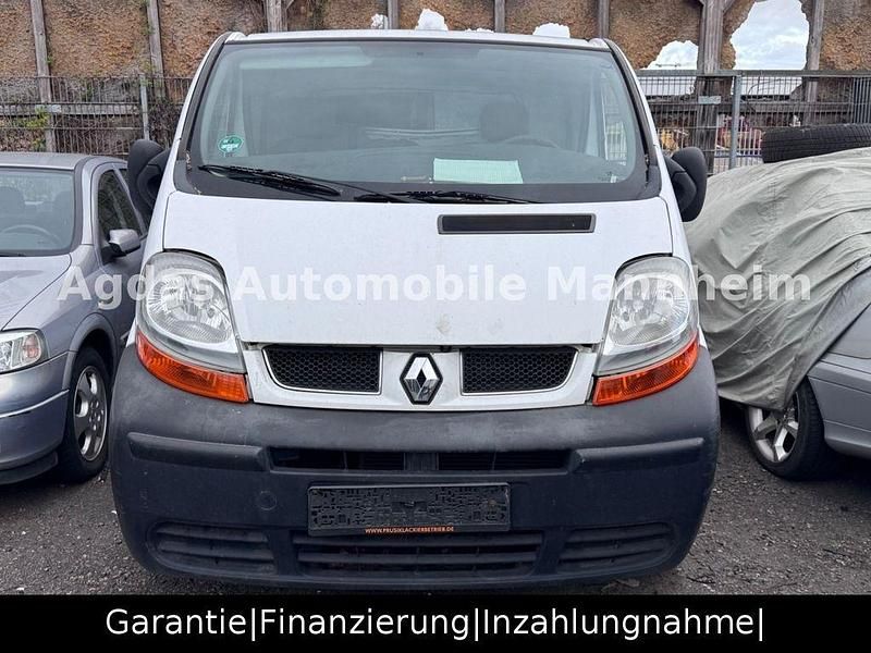 Gebraucht Renault Trafic 101 PS (74 kW) 2006 Weiß Van / Kleinbus