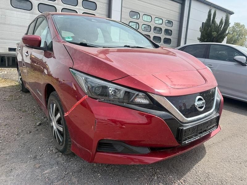 Second-hand Nissan Leaf 110 kW (150 CP) 2019 Roșu Hatchback