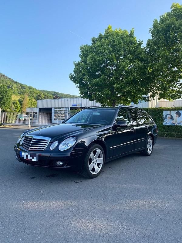 Schwarz Gebraucht 2007 Mercedes E200 Kombi | 3.700 € (Guter Preis) - Bild 1/4