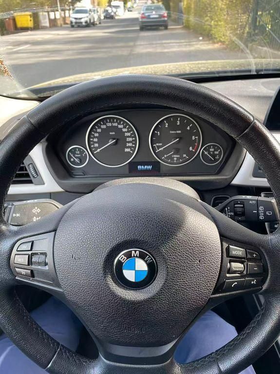 Gebraucht BMW 318 150 PS (110 kW) 2019 Blau Kombi
