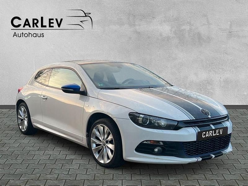 Weiß Gebraucht 2013 VW Scirocco Match Coupé | 9.200 € (Etwas zu teuer) - Bild 1/4