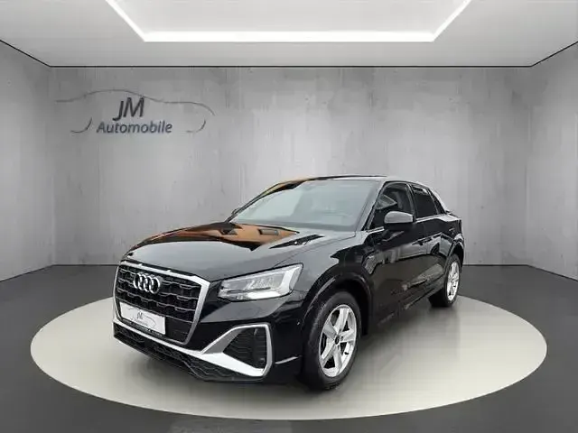 Gebraucht Audi Q2 S-Line 150 PS (110 kW) 2023 Mythosschwarz SUV
