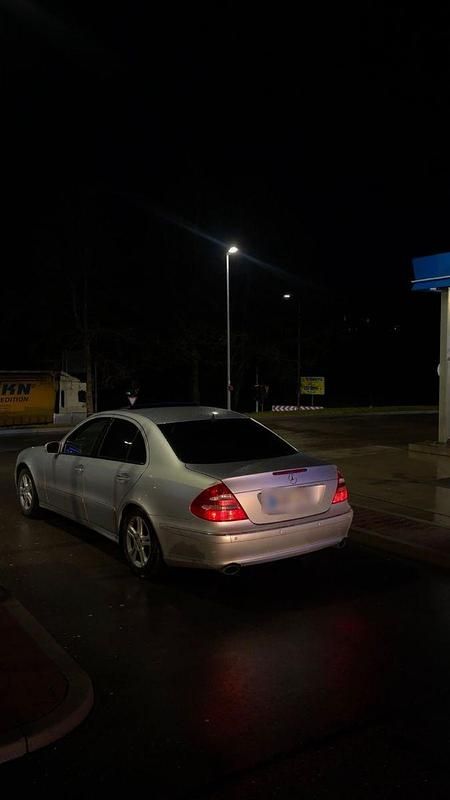 Gebraucht Mercedes E320 Elegance 224 PS (164 kW) 2005 Silber Limousine