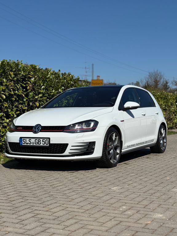 Weiß Gebraucht 2015 VW Golf VII GTI Limousine | 18.500 € (Fairer Preis) - Bild 1/4