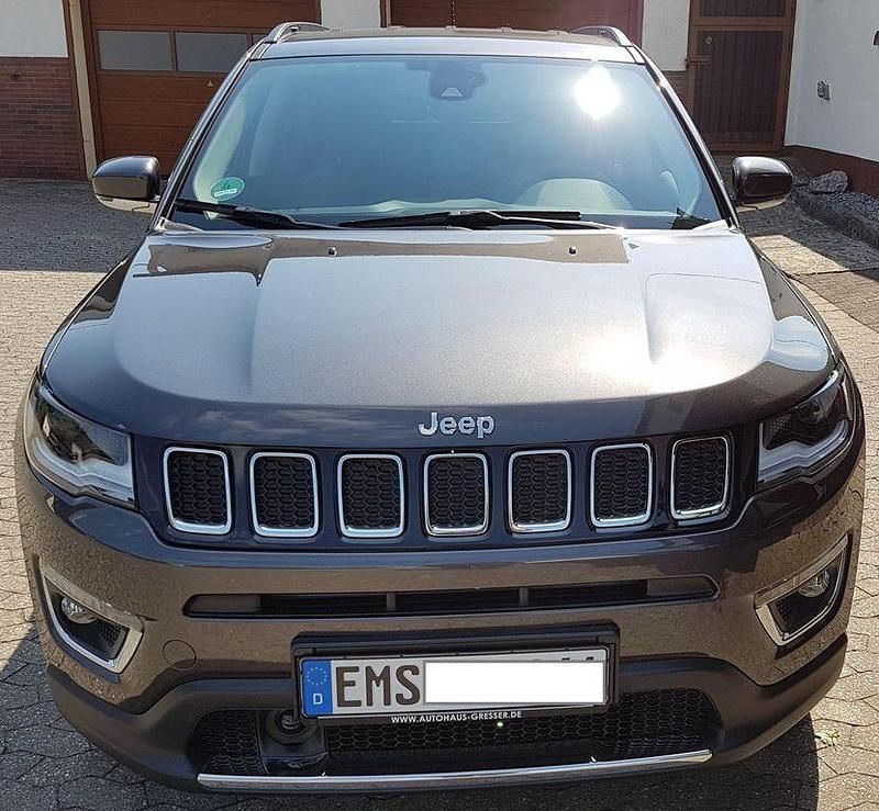 Gebraucht Jeep Compass Limited 140 PS (102 kW) 2018 Grau SUV