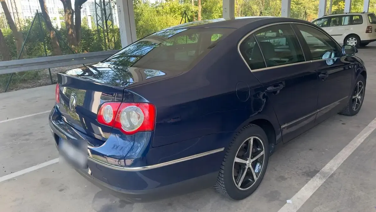 Gebraucht VW Passat 140 PS (102 kW) 2006 Blau Limousine