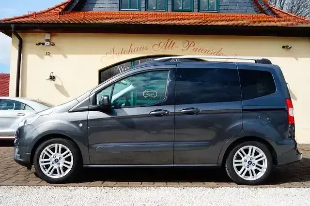 Gebraucht Ford Tourneo Courier Titanium 101 PS (74 kW) 2019 Grau Van / Kleinbus