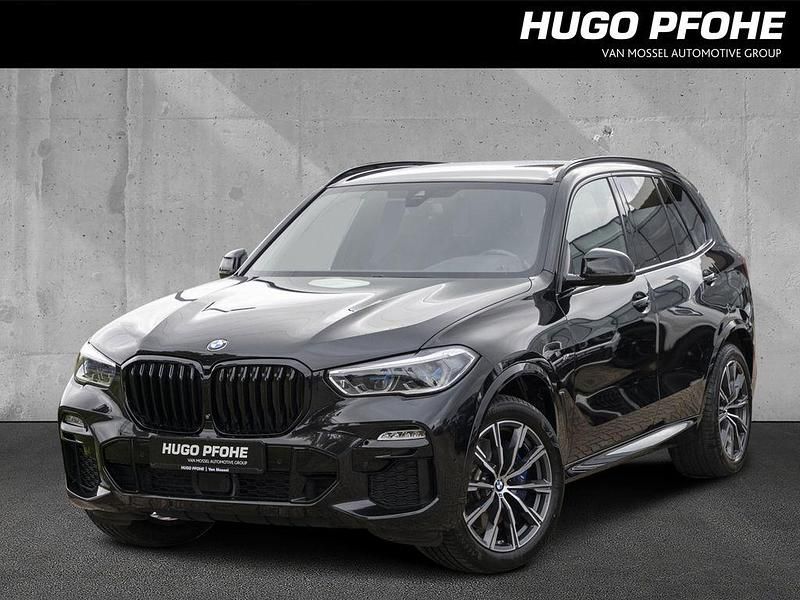 Black sapphire metallic (metallisch schwarz) Gebraucht 2021 BMW X5 M Sport SUV | 51.750 € (Guter Preis) - Bild 1/4