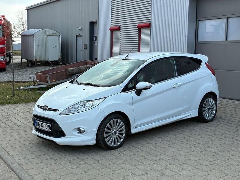 Gebraucht Ford Fiesta ST-Line 97 PS (71 kW) 2012 Weiß Kleinwagen