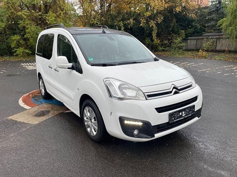 Weiß Gebraucht 2015 Citroën Berlingo SELECTION Van / Kleinbus | 6.400 € (Superpreis) - Bild 1/4
