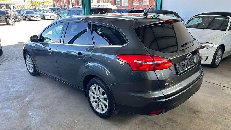 Usata Ford Focus Titanium 125 CV (91 kW) 2016 Grigio Station wagon