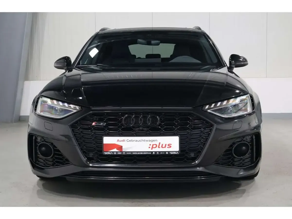 Gebraucht Audi RS4 Ambiente 450 PS (330 kW) 2023 Schwarz Kombi