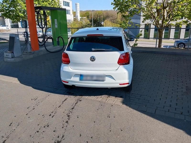 Second-hand VW Polo 80 CP (58 kW) 2015 Alb Hatchback
