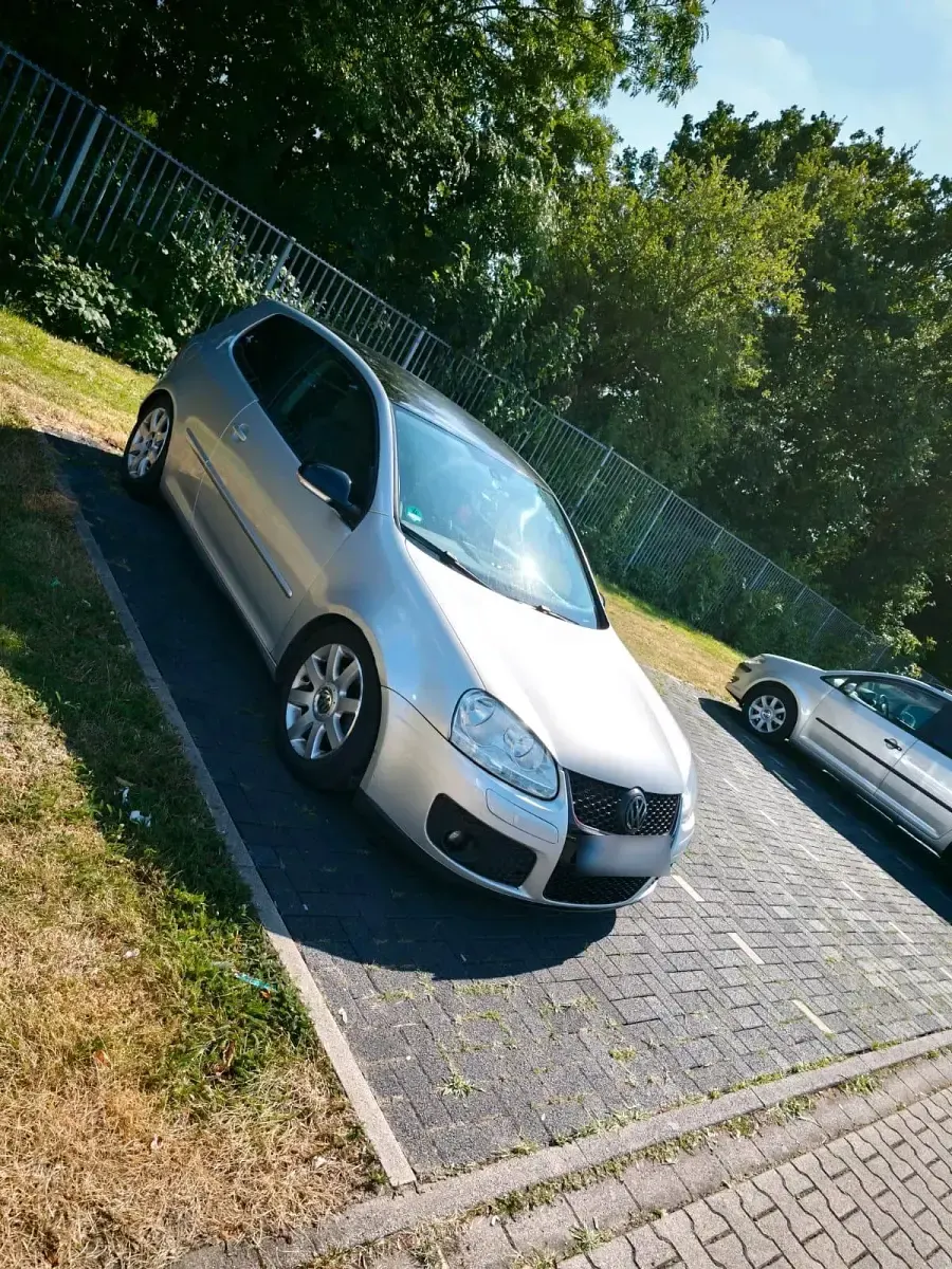 Gebraucht VW Golf V 102 PS (75 kW) 2007 Grau Limousine