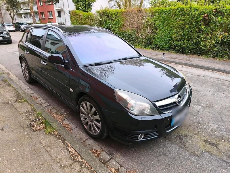 Gebraucht Opel Signum 155 PS (114 kW) 2008 Schwarz Kleinwagen