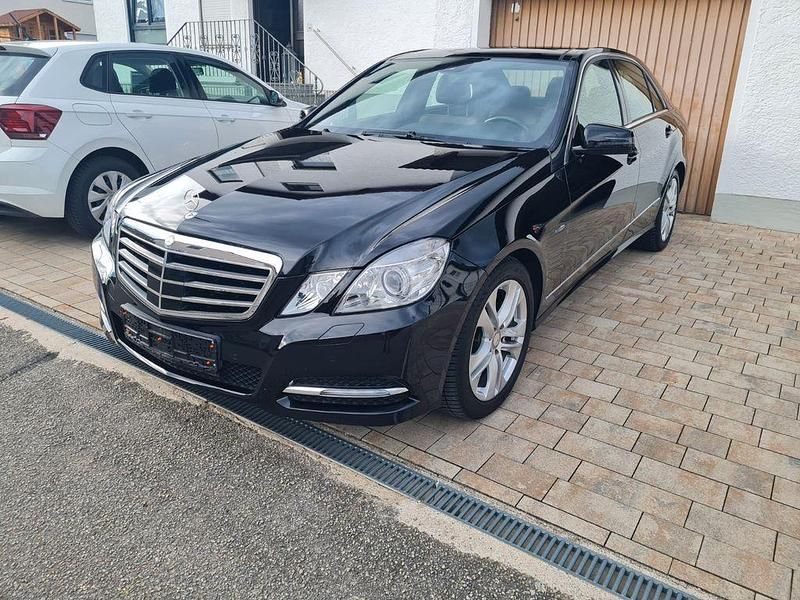Gebraucht Mercedes E350 265 PS (194 kW) 2011 Schwarz Limousine