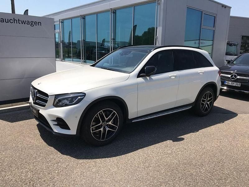 Weiß Gebraucht 2018 Mercedes GLC300 SUV | 30.900 € (Fairer Preis) - Bild 1/4