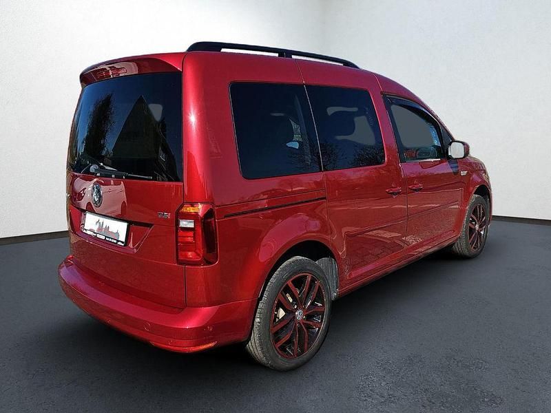 Gebraucht VW Caddy Comfortline 125 PS (91 kW) 2017 Rot Van / Kleinbus
