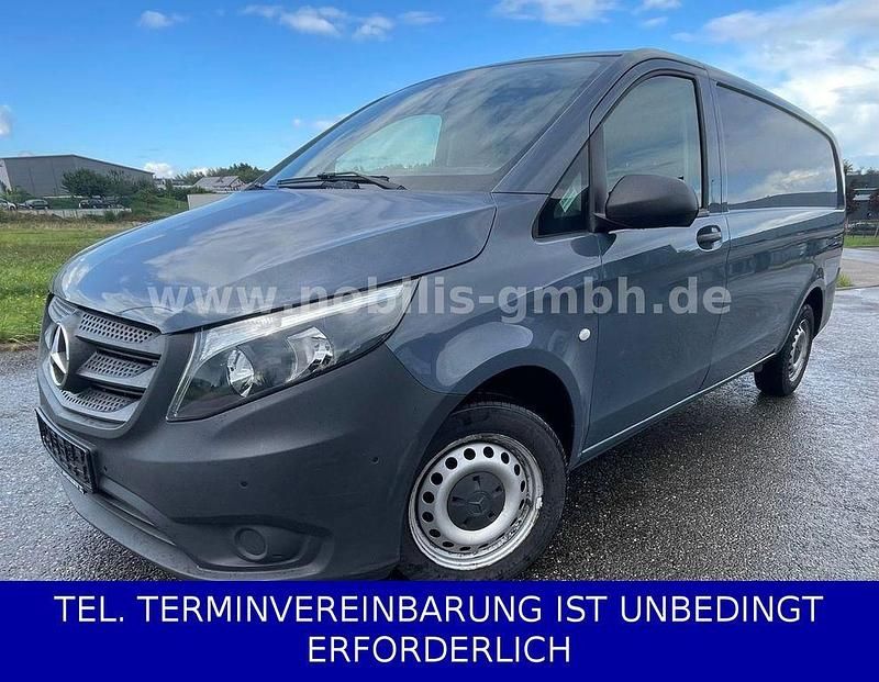 Grau Gebraucht 2019 Mercedes Vito Van / Kleinbus | 16.480 € - Bild 1/4