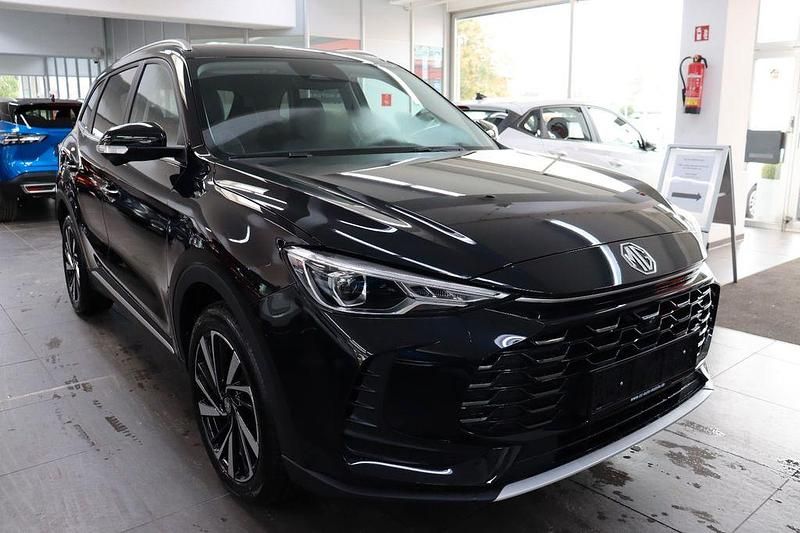 Neu MG ZS Luxury 197 PS (144 kW) 2025 Schwarz Limousine