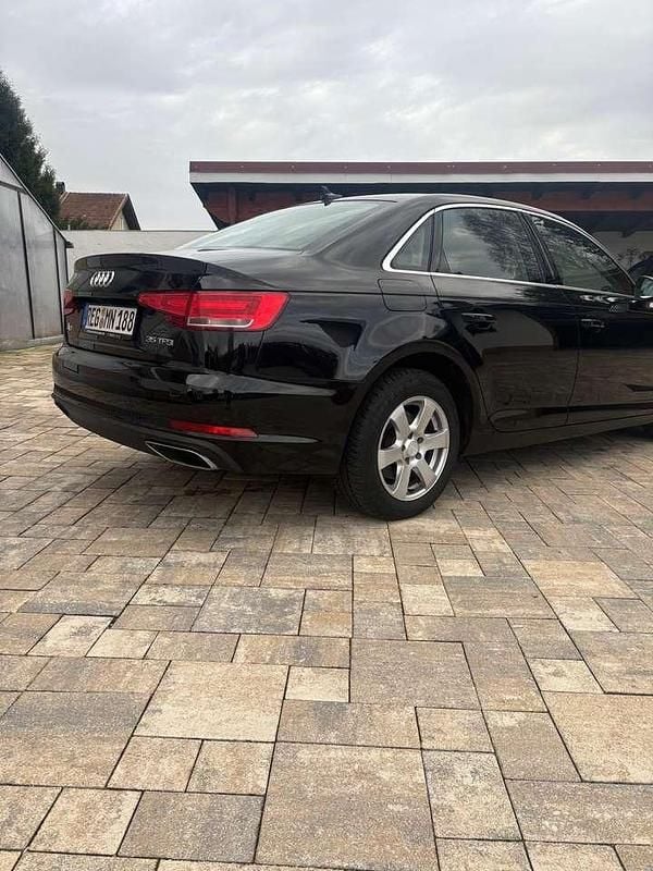 Gebraucht Audi A4 Basis 150 PS (110 kW) 2019 Schwarz Limousine