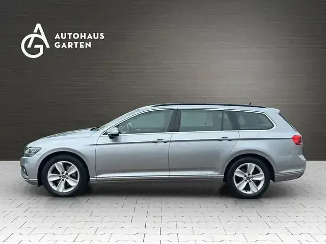 Gebraucht VW Passat 240 PS (176 kW) 2023 Silber Kombi