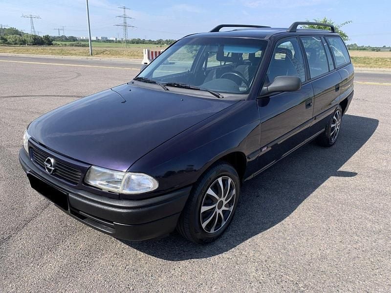 Gebraucht Opel Astra 70 PS (51 kW) 1995 Blau Kombi