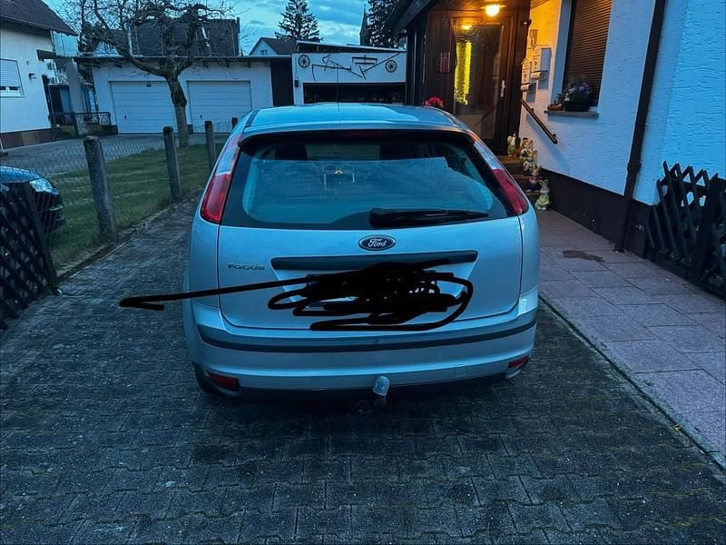 Second-hand Ford Focus 99 CP (72 kW) 2005 Berlinǎ