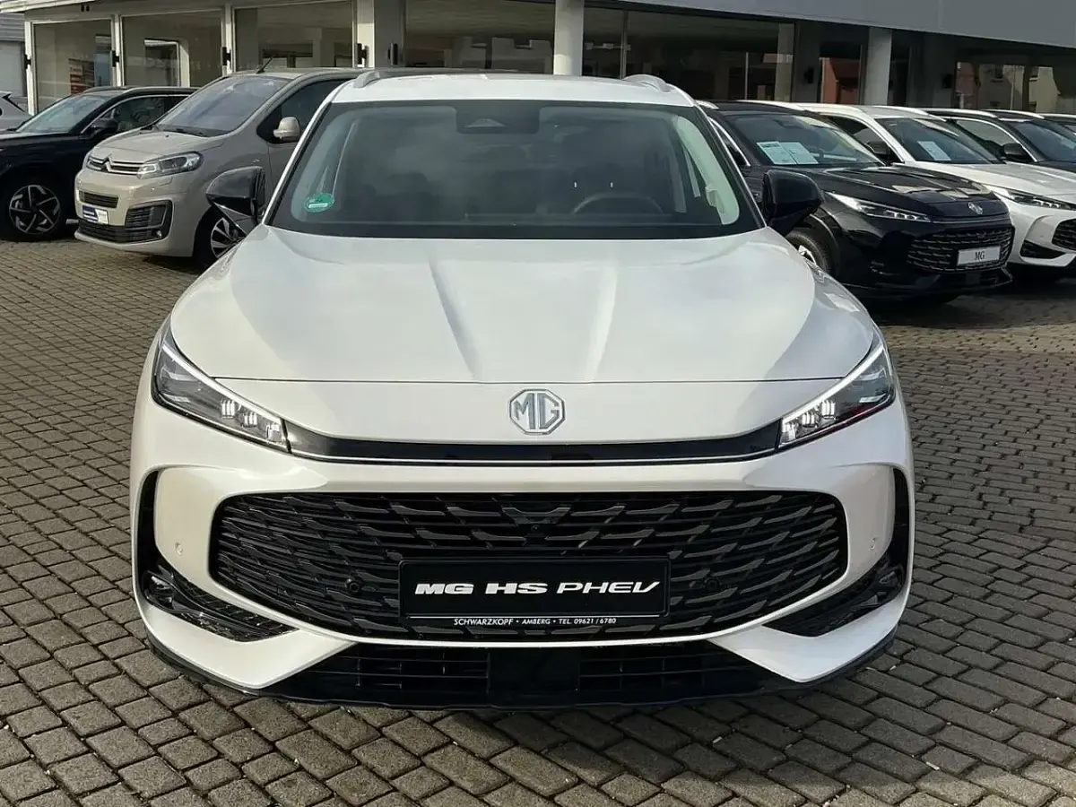 Neu MG HS Luxury 224 PS (164 kW) 2026 Weiß SUV