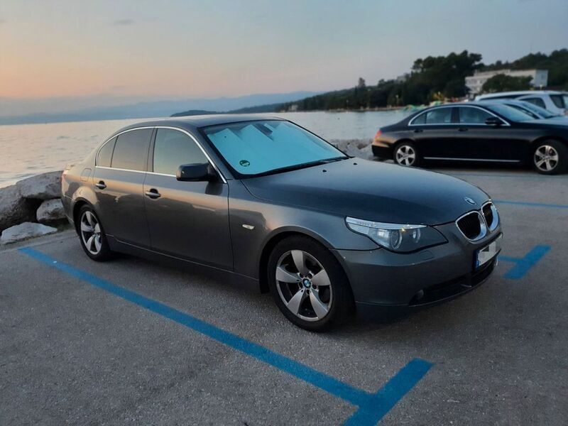 Grau Gebraucht 2006 BMW 523 Limousine | 4.300 € (Guter Preis) - Bild 1/4