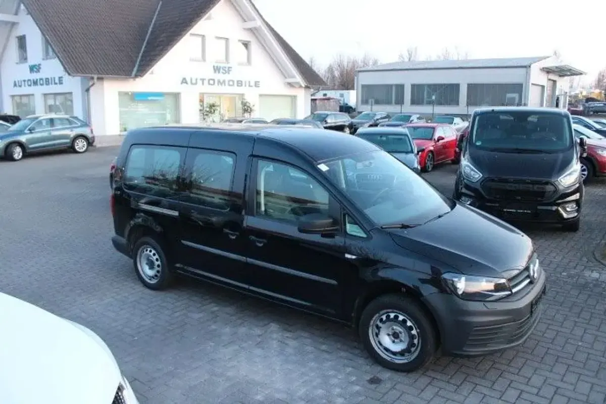 Second-hand VW Caddy Maxi 150 CP (110 kW) 2020 Negru Monovolum