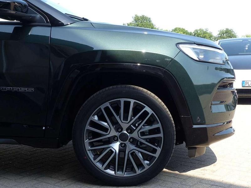 Neu Jeep Compass Summit 131 PS (96 kW) 2025 Techno green metallic clear co SUV