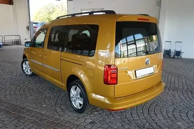 Usata VW Caddy 131 CV (96 kW) 2019 Giallo Monovolume