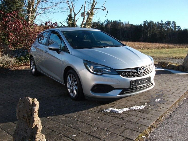 Second-hand Opel Astra 135 CP (99 kW) 2020 Argintiu Berlinǎ