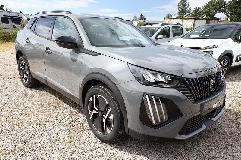 Neu Peugeot 2008 Allure 145 PS (106 kW) 2025 Perla nera schwarz metallic SUV