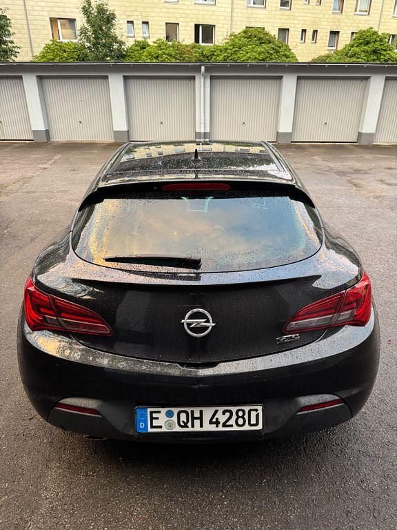 Gebraucht Opel Astra GTC 165 PS (121 kW) 2012 Schwarz Limousine