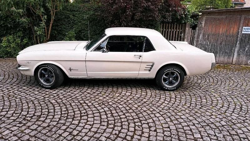 Usata Ford Mustang 200 CV (147 kW) 1966 Bianco Coupé