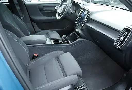 Gebraucht Volvo EX40 Plus 175 kW (238 PS) 2024 Blau SUV