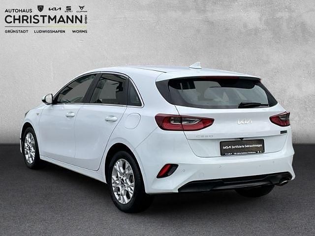 Neu Kia Ceed Style 101 PS (74 kW) 2026 Casa white Kleinwagen