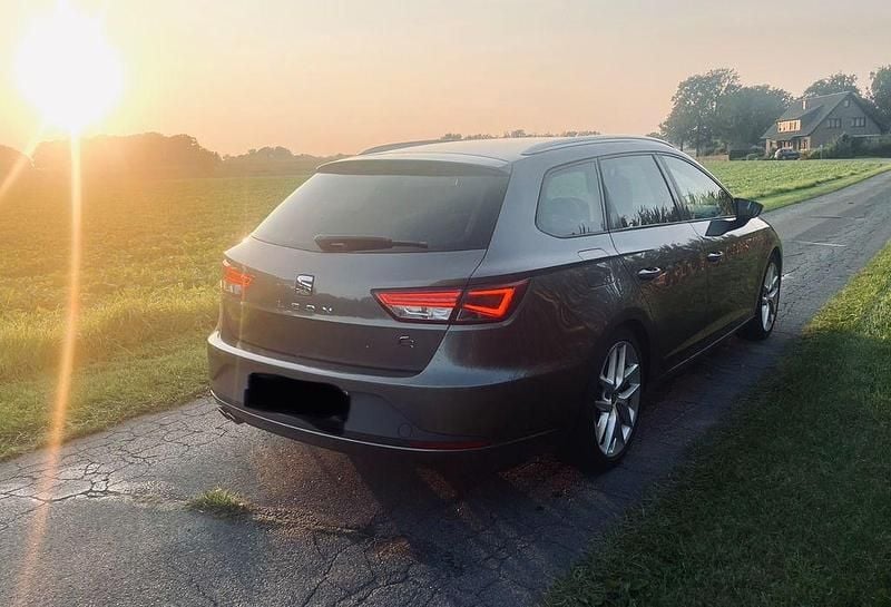 Grau Gebraucht 2014 Seat Leon ST FR Kombi | 12.900 € (Etwas zu teuer) - Bild 1/4