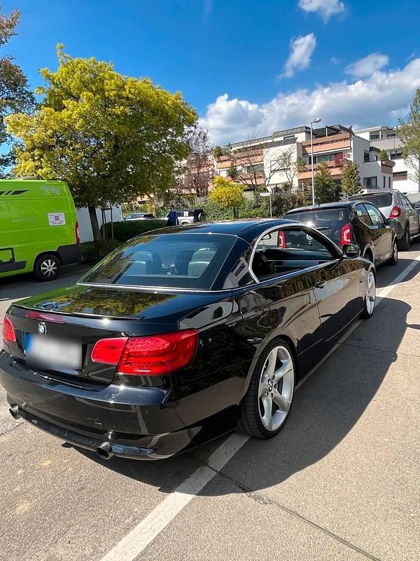 Gebraucht BMW 325 Cabriolet Sport Line 218 PS (160 kW) 2010 Schwarz Cabrio