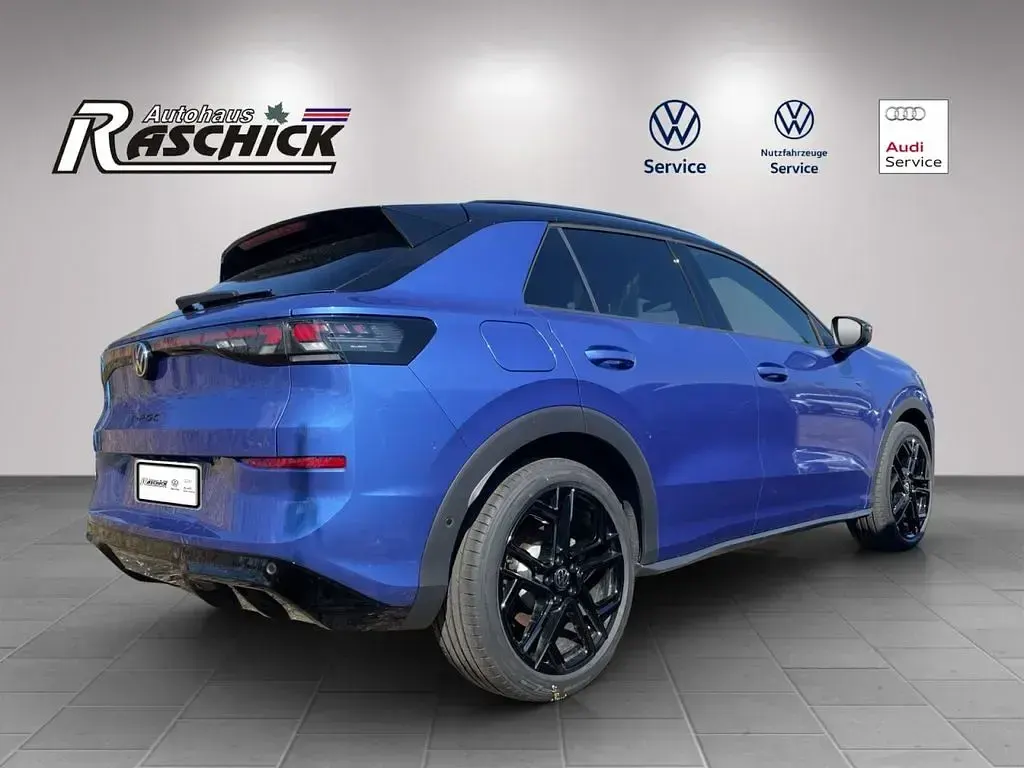 Neu VW T-Roc R-line 150 PS (110 kW) 2026 Blau SUV